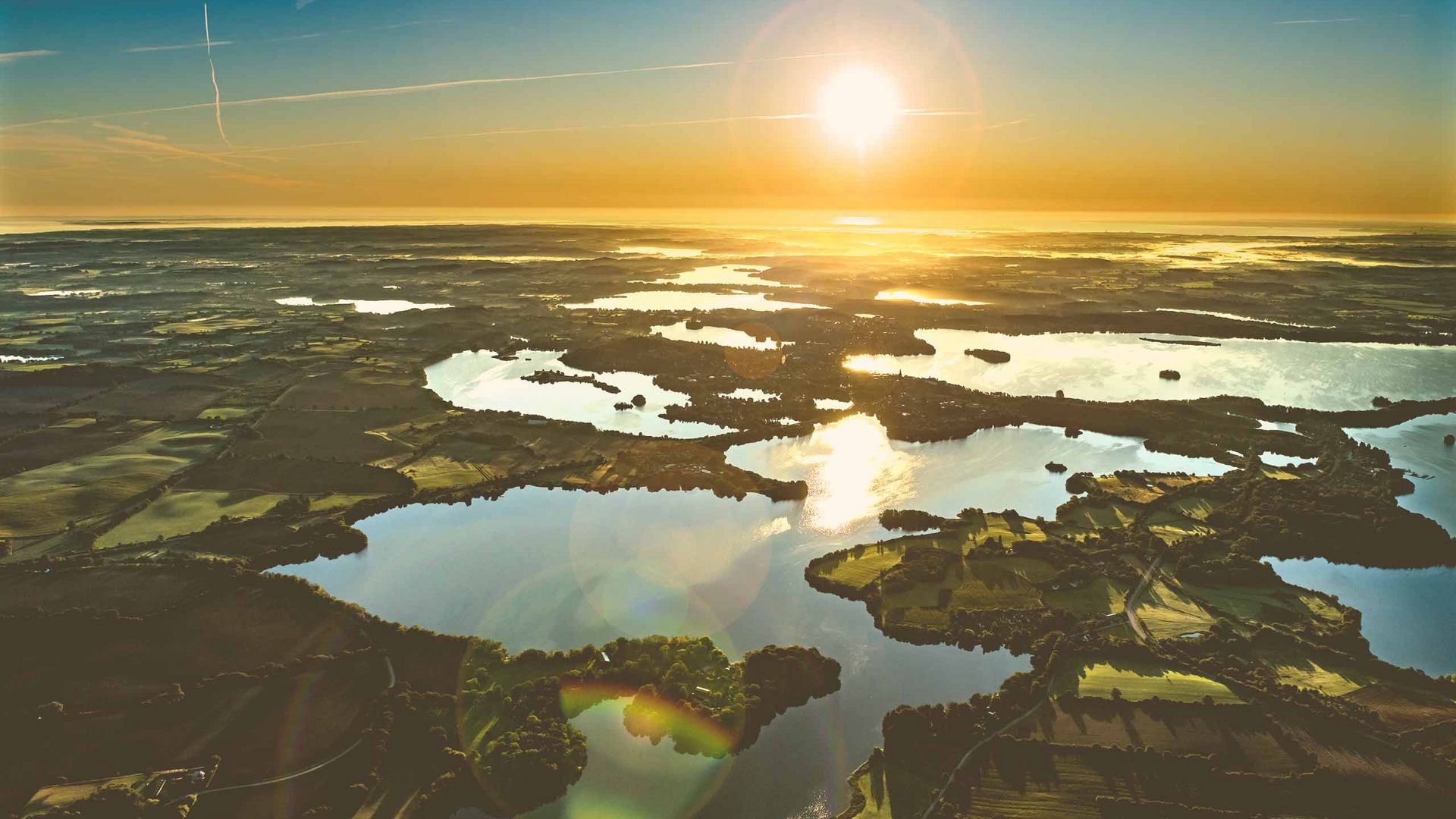 Luftaufnahme Plöner See bei Sonnenuntergang