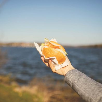 Fischbrötchen auf die Hand